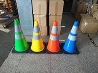 Izahay Efa fanondranana New Color Traffic Cones To Customer